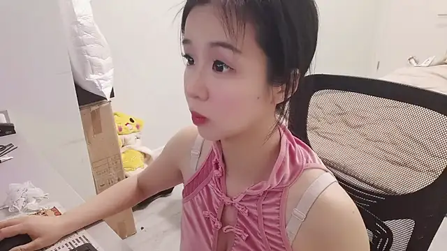 Snapshot of Sweet_Tang chatting on 04.02.26 Sweet Tang online show from 04.02.26