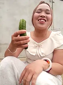 Snapshot of sena_baby chatting on 03.26.26 sena baby online show from 03.26.26