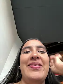 Snapshot of HaileyBiieber chatting on 04.02.26 HaileyBiieber online show from 04.02.26