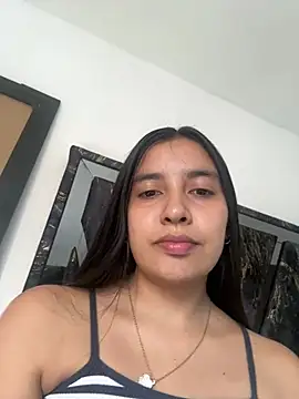 Snapshot of HaileyBiieber chatting on 04.04.26 HaileyBiieber online show from 04.04.26