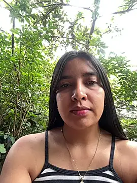 Snapshot of HaileyBiieber chatting on 04.05.26 HaileyBiieber online show from 04.05.26