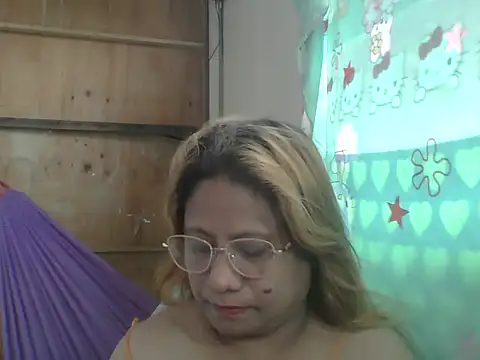 Snapshot of PinayChristine chatting on 06.09.26 PinayChristine online show from 06.09.26