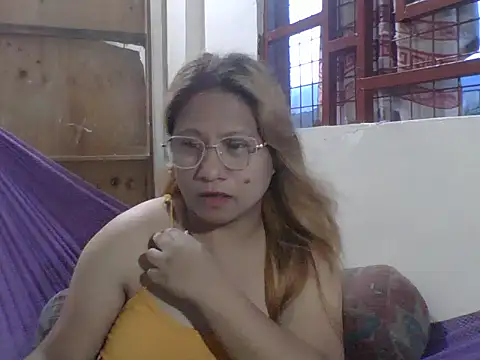 Snapshot of PinayChristine chatting on 06.10.26 PinayChristine online show from 06.10.26