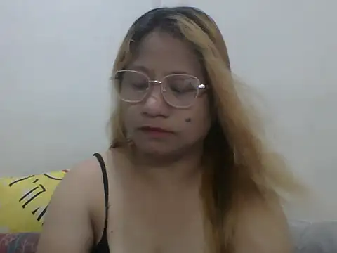 Snapshot of PinayChristine chatting on 06.21.26 PinayChristine online show from 06.21.26