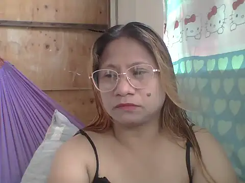 Snapshot of PinayChristine chatting on 07.26.26 PinayChristine online show from 07.26.26