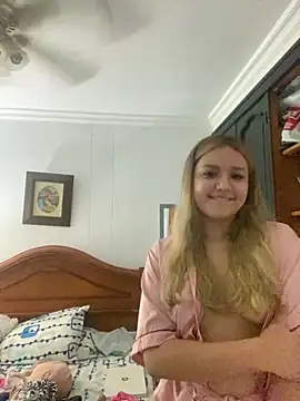 Snapshot of valvam_ chatting on 05.31.26 valvam online show from 05.31.26