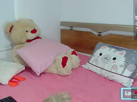 Snapshot of honey-blossom chatting on 04.04.26 honey-blossom online show from 04.04.26