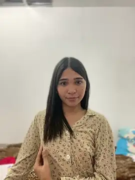 allaboutlara  online show from 03.27.26