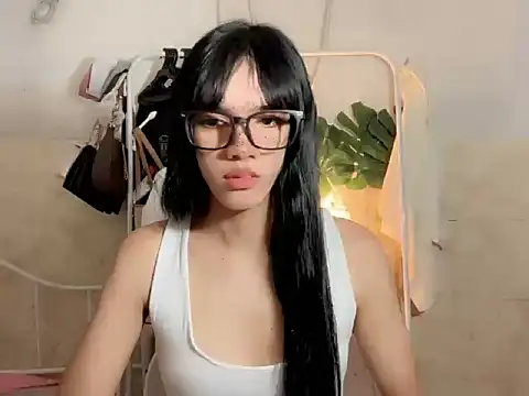 Leijona Milker online show from 07.28.26