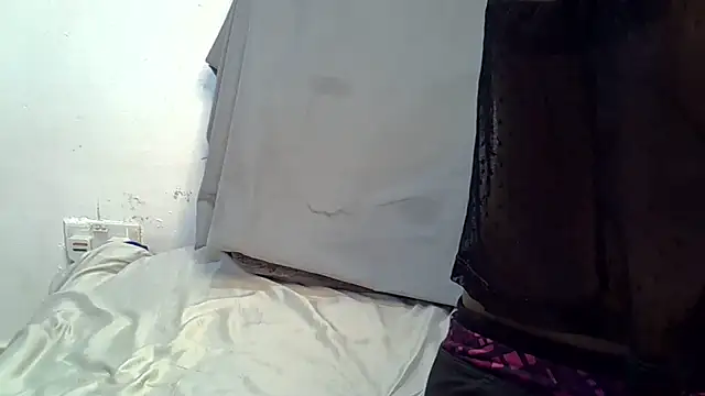 Snapshot of Sexxy_Peach chatting on 04.13.26 Sexxy Peach online show from 04.13.26