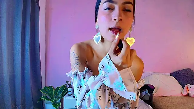 Daphne Rosse online show from 05.14.26