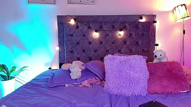 Daphne Rosse online show from 07.28.26