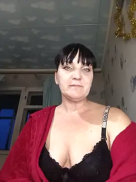 Snapshot of Milashkaqw chatting on 04.21.26 Milashkaqw online show from 04.21.26