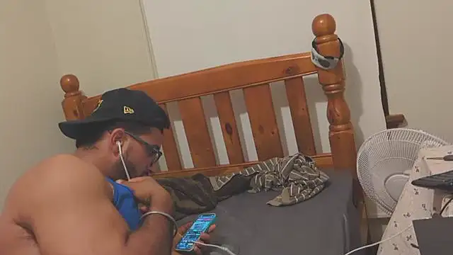 robin103666 online show from 03.26.26