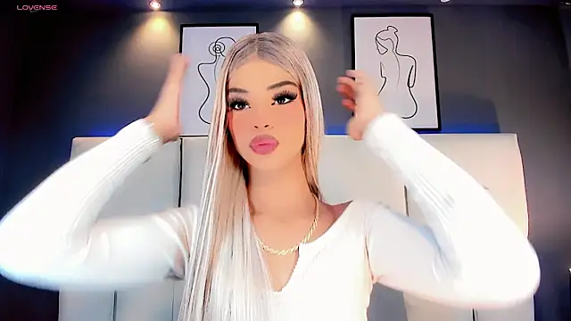 Kornylovee online show from 04.25.26