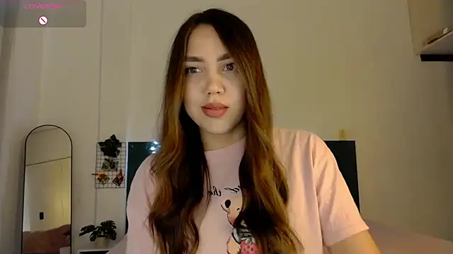 Snapshot of NebulaaHaven chatting on 05.12.26 NebulaaHaven online show from 05.12.26