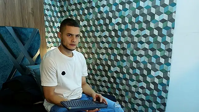 Snapshot of Joaho_Fernandez chatting on 05.25.26 Joaho Fernandez online show from 05.25.26