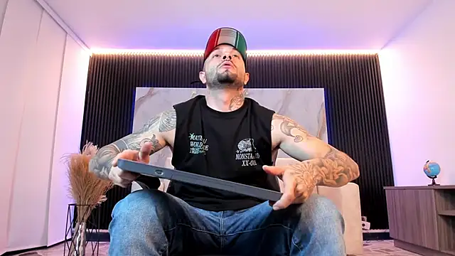 Snapshot of NICK_OWEEN26 chatting on 03.25.26 NICK OWEEN26 online show from 03.25.26