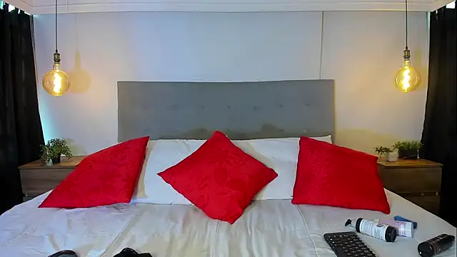 Naomi Doll  online show from 07.28.26