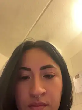 Snapshot of kimberly_peter chatting on 05.17.26 kimberly peter online show from 05.17.26