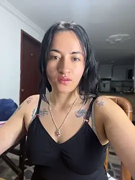 Snapshot of kimberly_peter chatting on 05.22.26 kimberly peter online show from 05.22.26