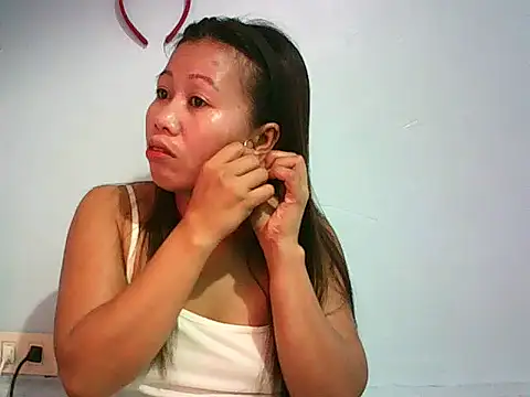 CreamyHotPussy4u online show from 04.15.26