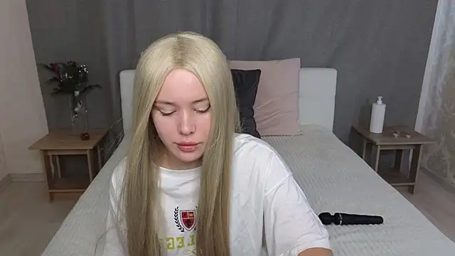 MelissaAvis online show from 07.12.26