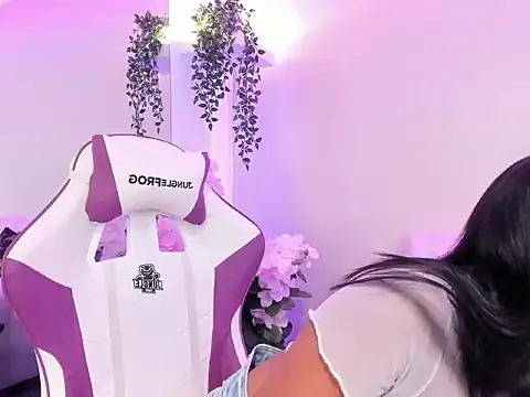 Daphnie Foxx online show from 04.10.26