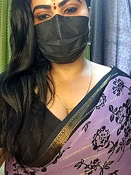 Snapshot of Anushka_flower chatting on 05.18.26 Anushka flower online show from 05.18.26
