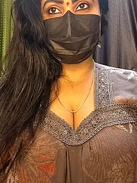 Snapshot of Anushka_flower chatting on 05.19.26 Anushka flower online show from 05.19.26