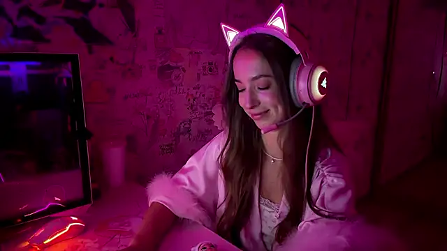 Snapshot of Lesikk chatting on 03.28.26 Lesikk online show from 03.28.26