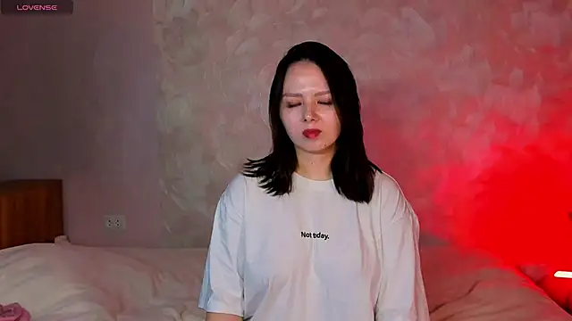 miss teasee online show from 04.19.26