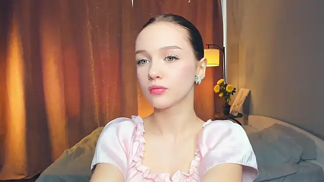 Snapshot of SharriSang chatting on 06.14.26 SharriSang online show from 06.14.26