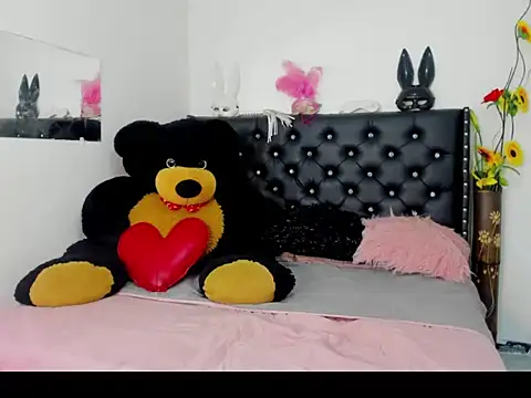 Alejandra and James  online show from 04.09.26