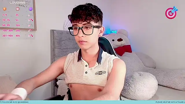 Snapshot of niico_prince chatting on 06.17.26 niico prince online show from 06.17.26