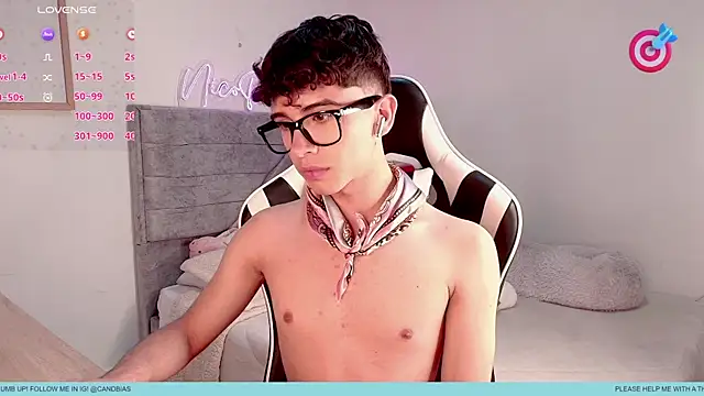 Snapshot of niico_prince chatting on 07.18.26 niico prince online show from 07.18.26