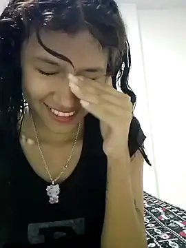 Snapshot of Yi_Uzi chatting on 05.15.26 Yi Uzi online show from 05.15.26