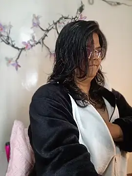 Snapshot of Angex_ chatting on 05.27.26 Angex online show from 05.27.26