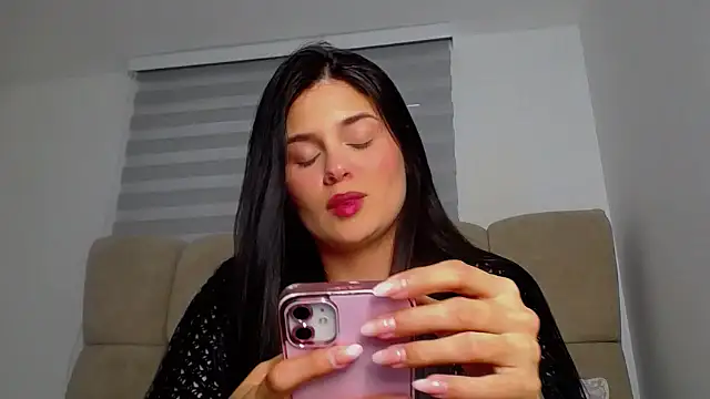 SofiaBanks  online show from 04.20.26