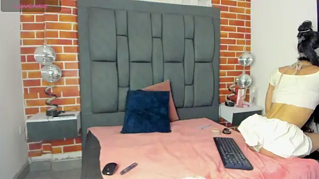luxuryheavenn online show from 04.18.26