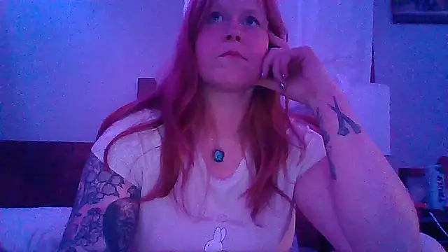 RedVelvetVixen online show from 04.14.26