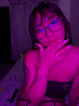 Snapshot of bellakaterin chatting on 03.29.26 bellakaterin online show from 03.29.26