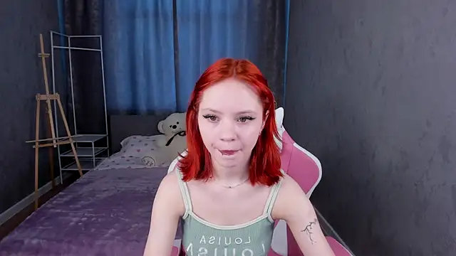 Snapshot of Loly_Cuttie chatting on 04.09.26 Loly Cuttie online show from 04.09.26