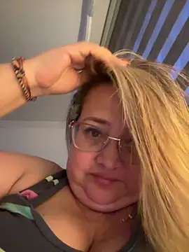 Martinacurvy  online show from 04.01.26