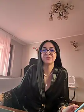 TheaMerve online show from 04.17.26
