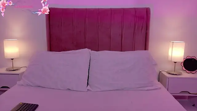 MoollyLove online show from 06.20.26