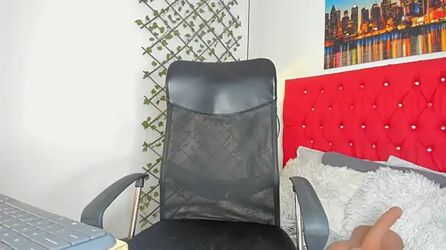 emily  dee online show from 04.21.26