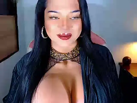 Snapshot of CyraHasABigCock chatting on 07.22.26 CyraHasABigCock online show from 07.22.26