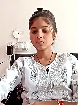 TANU01990 online show from 04.03.26