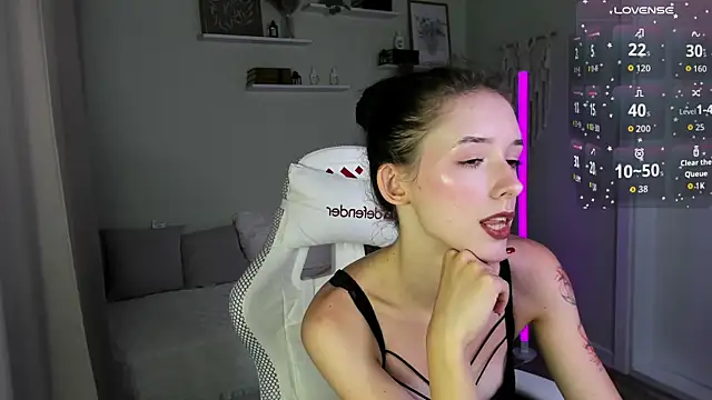 AnnaOddy online show from 07.04.26